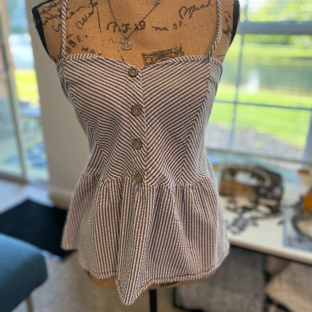 Potters pot S blue and white striped tank top blouse